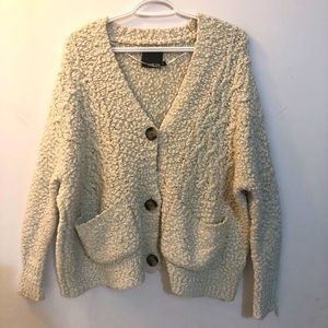 Harlow oversized off white cardigan size M